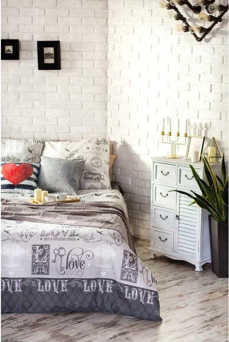 Постельное бельё "Этель" 1.5 сп Love 143*215 см, 150*214 см, 70*70 см -2 шт
